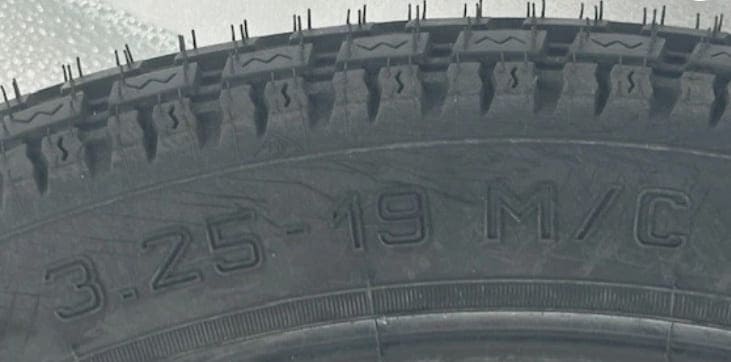 Il pneumatico da moto 3.25x19: un classico iconico